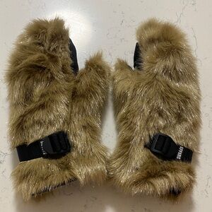 APPARIS Faux Fur Mittens with Buckle